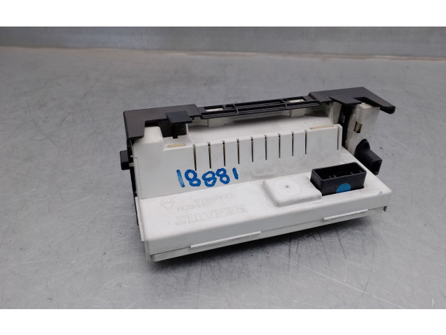 Дисплей    8200307273C, 216759916   Renault Clio III