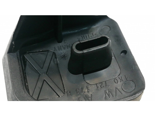 Тормозная педаль