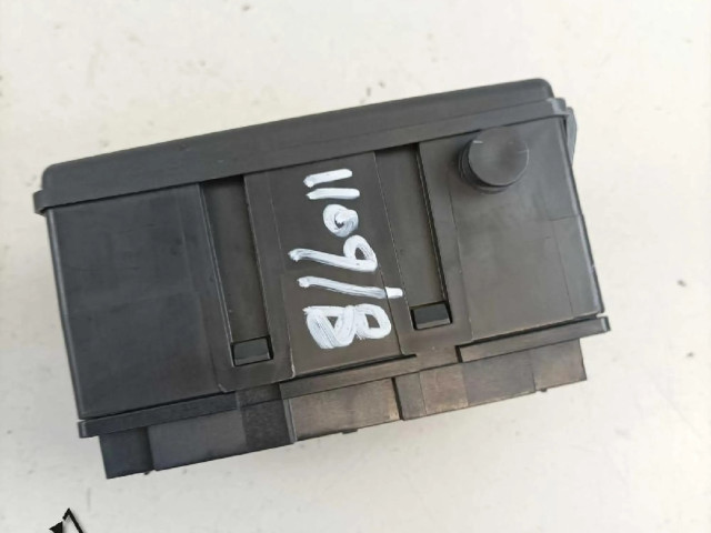 Блок предохранителей  P68068355AC   Fiat Freemont    
