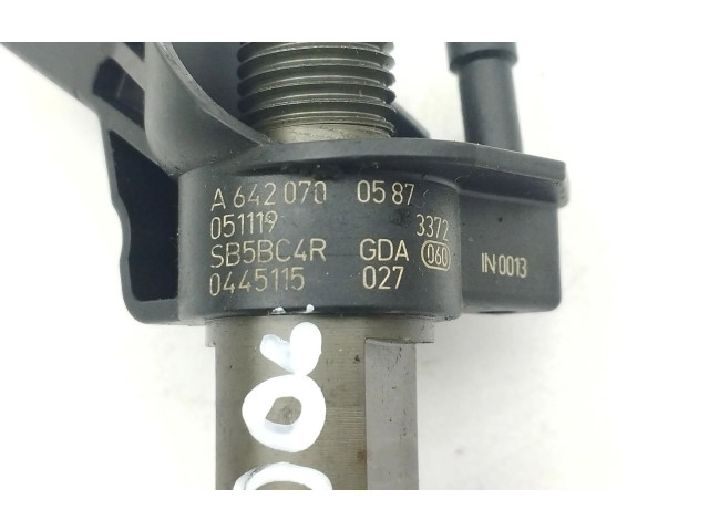 Форсунка A6420700587    Chrysler 300 - 300C   