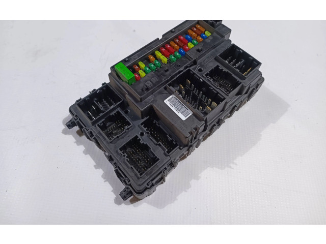 Блок комфорта HU5T-15604-GAJ   Lincoln Continental