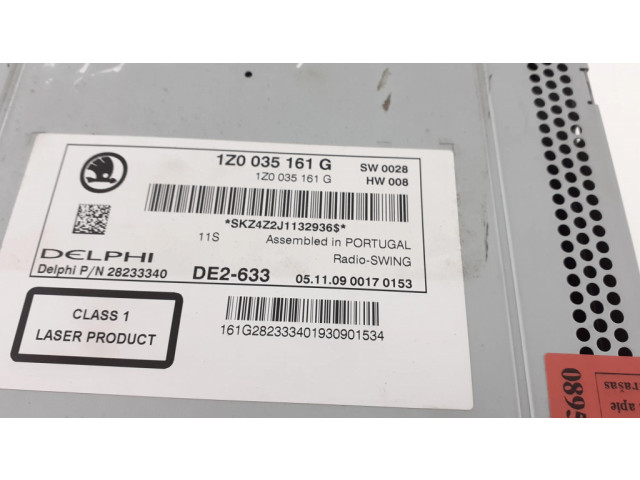 Радио/ проигрыватель CD/DVD / навигация