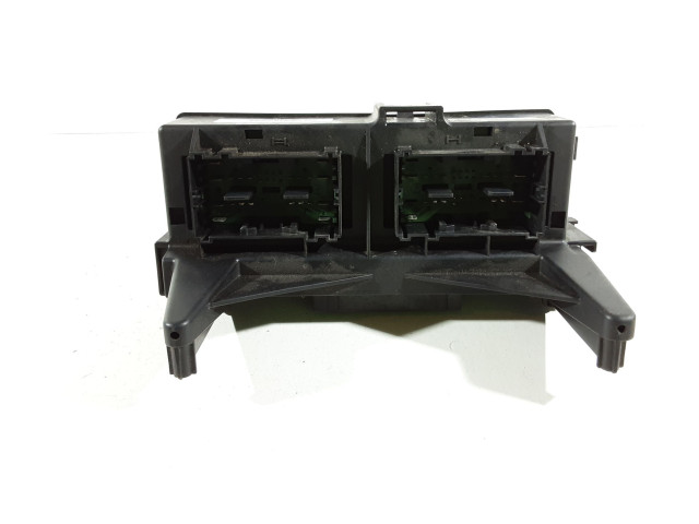 Блок предохранителей 04692073AB, L0023294AB Jeep Grand Cherokee (WK)