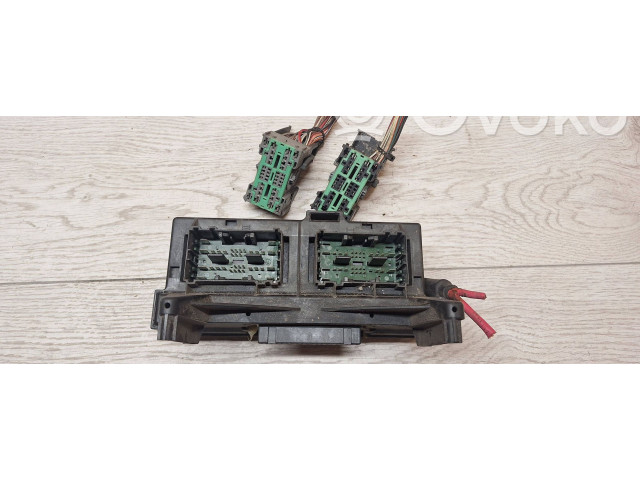 Блок предохранителей 04692084ab Jeep Grand Cherokee (WK)