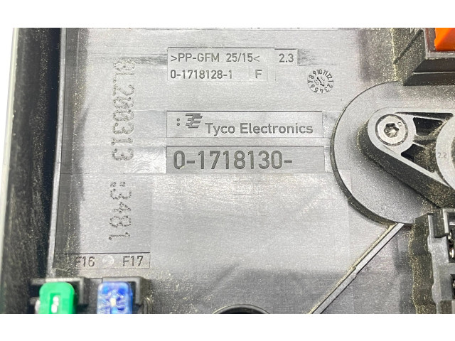 Блок предохранителей 2K5970331D Volkswagen Caddy