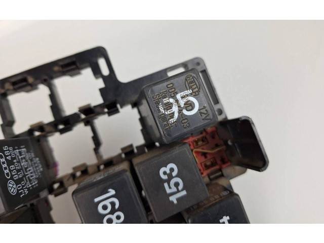 Блок предохранителей 6Q0972595A Skoda Fabia Mk1 (6Y)