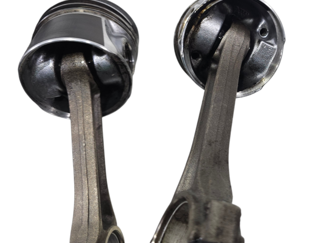  Поршень с шатуном  03L105401A, 03L105401A  Audi A1  