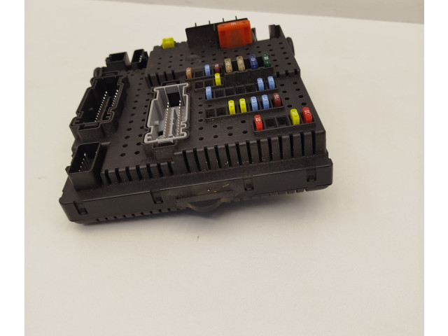 Блок предохранителей 30728512, 28017881   Volvo V70    