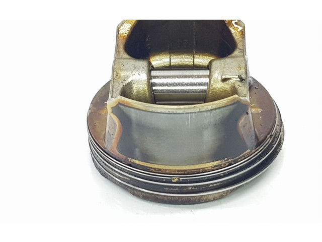 Píst 7562451, 11257562451 BMW 1 E81 E87