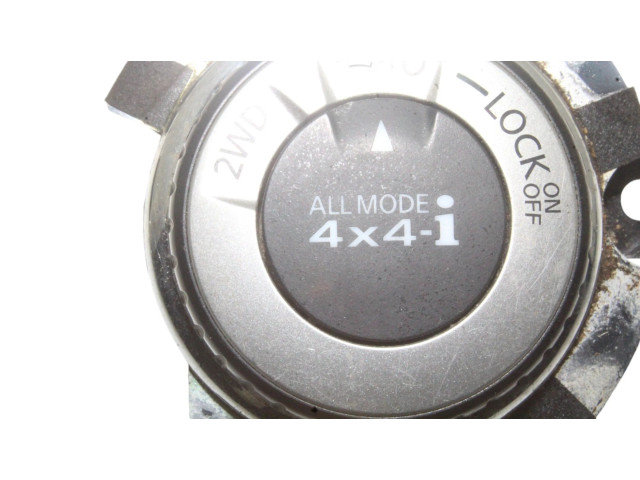 Pojistková skříňka Включатель блокировки дифференциалов 969U74CE2A, 969U74CE2A Nissan X-Trail T32 2014