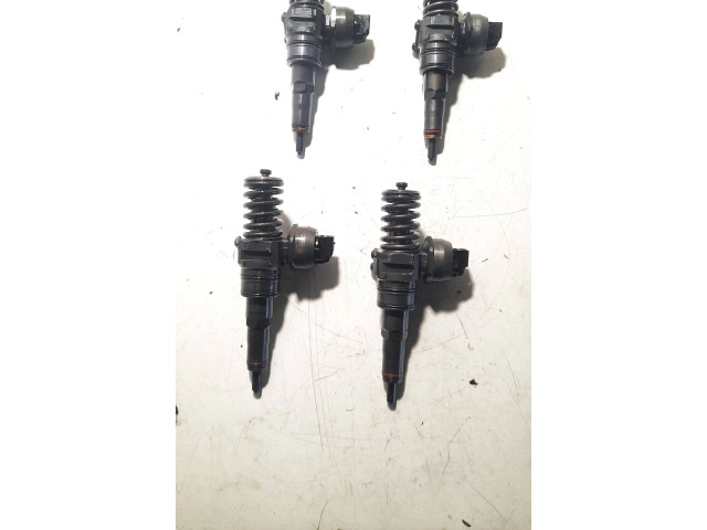 Комплект форсунок 038130073AG    Volkswagen Touran I   