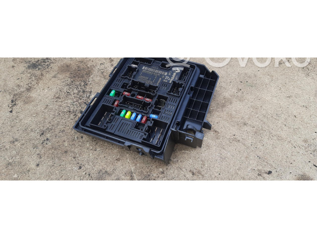 Блок комфорта 284B76520R Dacia Jogger