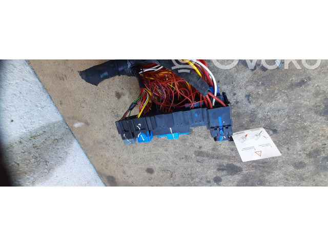 Pojistková skříňka 243805499R Renault Captur II 2022