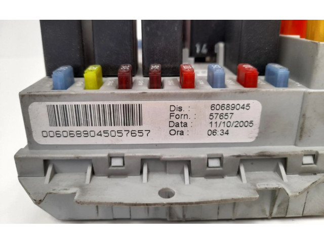 Блок предохранителей 60689045   Alfa Romeo 166    