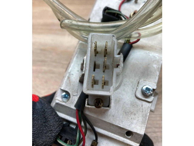 Přístrojová deska Mitsubishi Pajero 1986