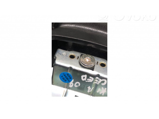 Руль KIA Ceed 2006-2012 года 561101H150AAU, 8D0202