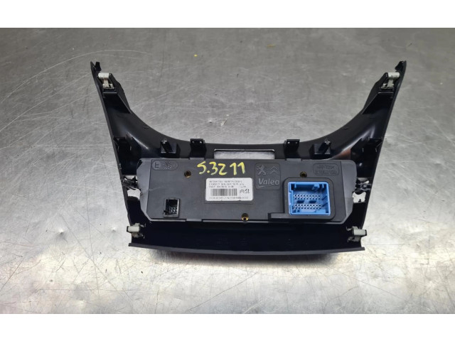 Блок управления климат-контролем 96722471XU, E1063177   Peugeot 2008 I