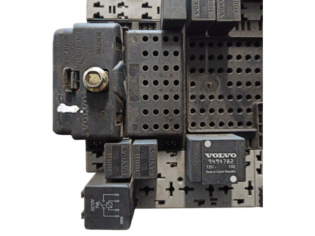 Блок предохранителей  0262010, 9401802   Volvo V70    