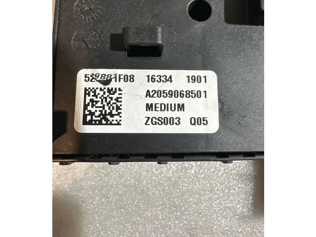 Pojistková skříňka 529881F08, ZGS003Q05 Mercedes-Benz C W205 2016