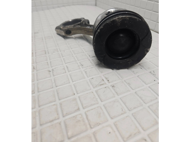 Píst R1US1 Toyota Avensis T250