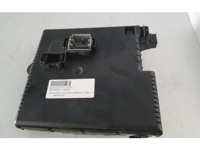 Блок предохранителей 28017881   Volvo XC90    