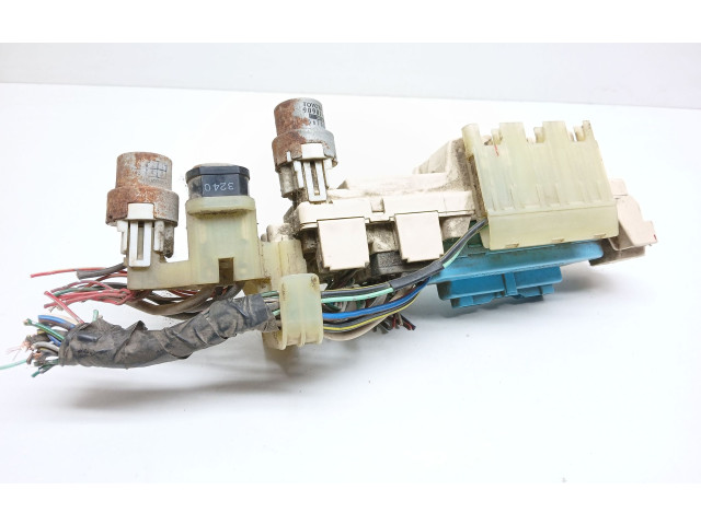 Pojistková skříňka 8264112010, 0689000760 Toyota Corolla E90 1990