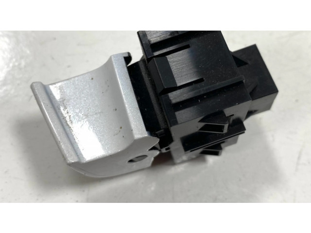 Включатель ручного тормоза