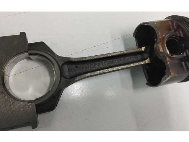 Píst CM5G6205FA Ford Focus M1DA