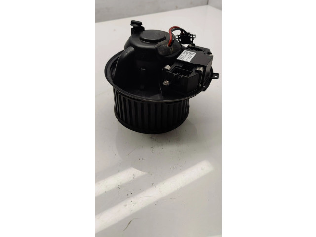 Вентилятор печки 1k1820015D Skoda Octavia Mk2 (1Z)