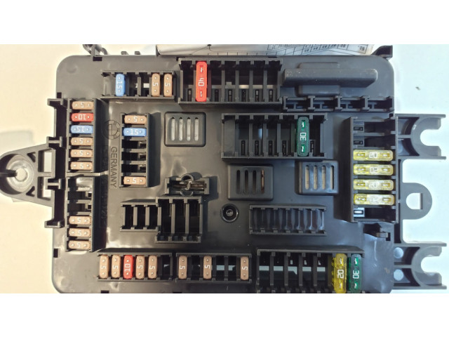 Pojistková skříňka 9228158 BMW 1 F20 F21 2014