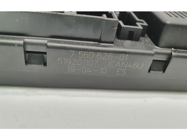 Блок предохранителей 7560626, 12637560626   BMW X3 E83    