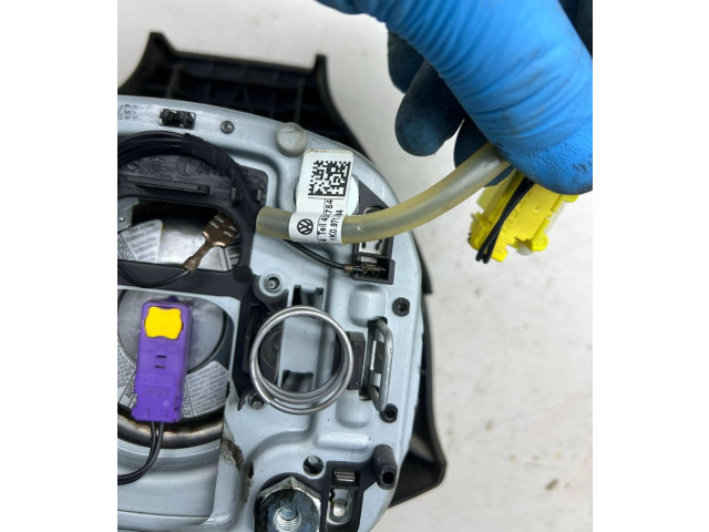 Подушка безопасности водителя 2K0880201E, 61982050A Volkswagen Caddy