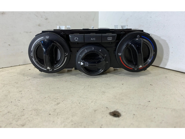 Блок управления климат-контролем E1063071   Peugeot 2008 I