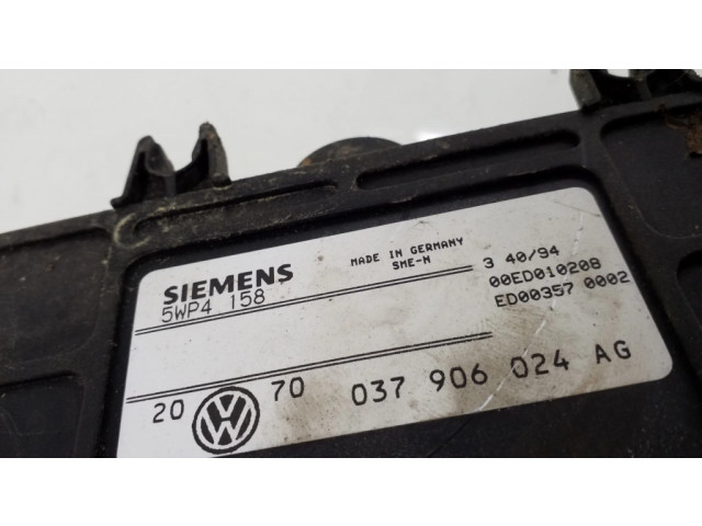 Блок управления двигателя 037906024AG Seat Cordoba (6K)