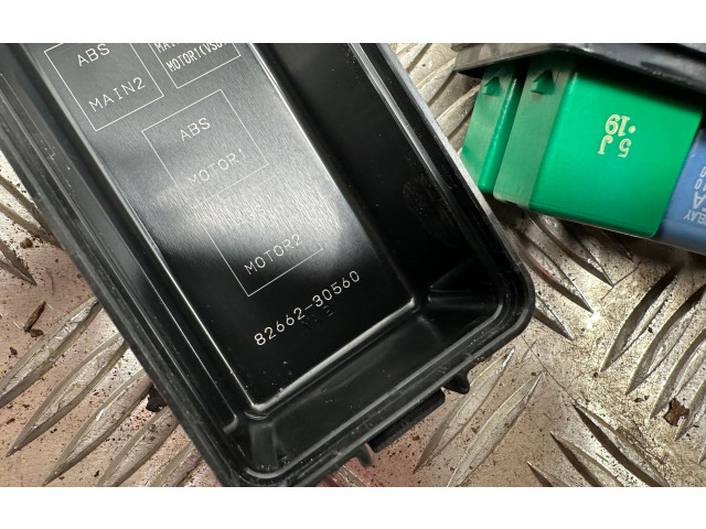 Pojistková skříňka 8266230560 Lexus GS 300 350 430 450H 2008