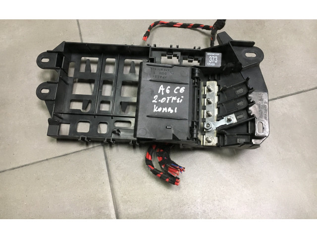 Блок предохранителей  4F0971845   Audi A6 S6 C6 4F    
