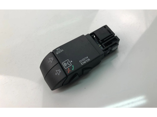 Подрулевой переключатель 8200850420   Dacia Sandero