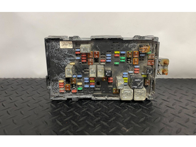 Pojistková skříňka 22798217 Cadillac Escalade 2010