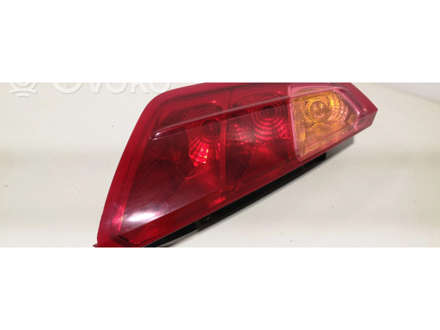 Задний фонарь правый 27460102, 51701589    Fiat Grande Punto   