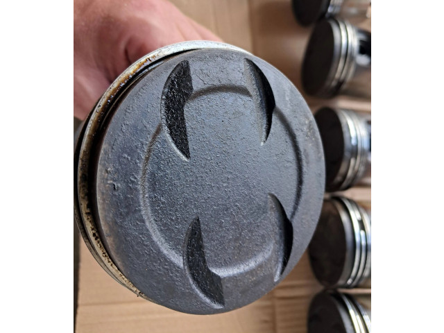 Поршень 116.963 Mercedes-Benz S W126