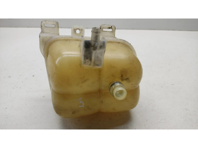 Расширительный бачок охлаждающей жидкости