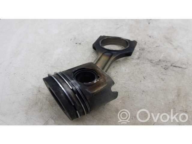 Píst 0840BB   BMW 5 E60 E61  pro naftový motor 2.0  