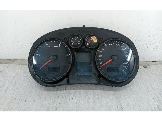 Панель приборов 8Z0920900   Audi A2       