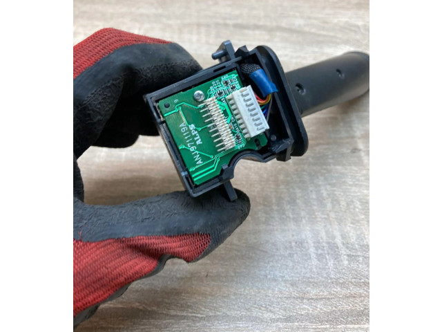 Ручка стеклоочистителей 30768100   Volvo XC90