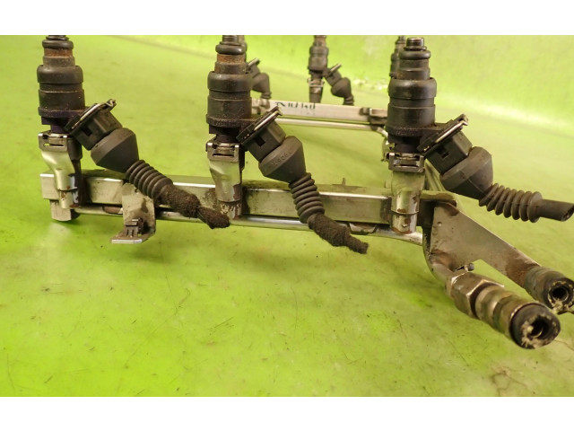 Топливная рампа Audi A6 S6 C5 4B