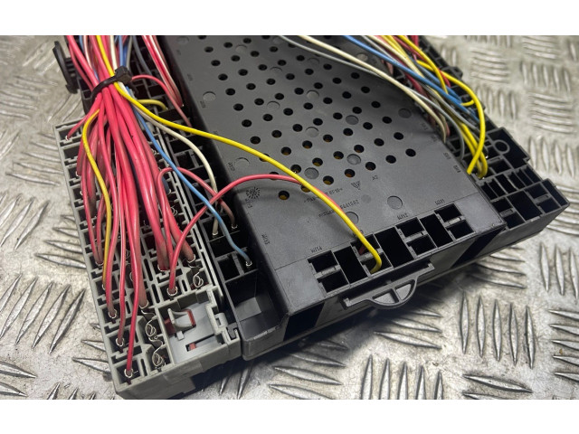 Блок предохранителей 9162316 Volvo V70