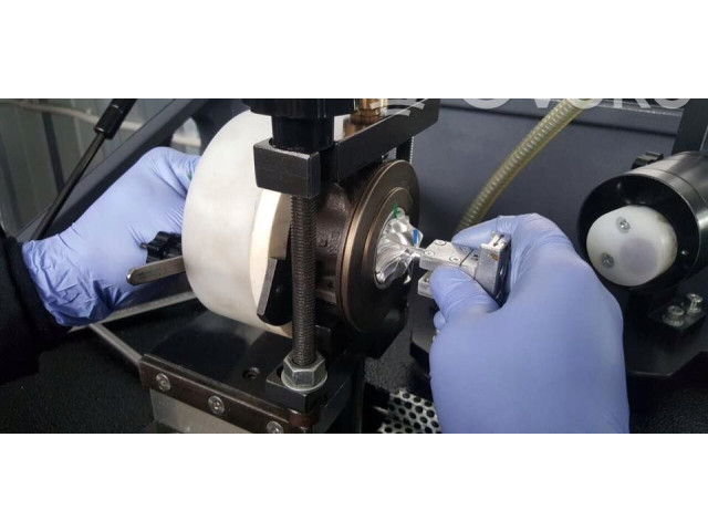 Turbodmychadlo Турбина 070145701E Volkswagen Multivan T5