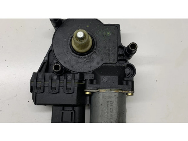 Передний двигатель механизма для подъема окон