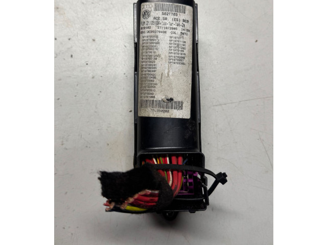 Блок комфорта 3C0937049E, P1970000E   Skoda Octavia Mk2 (1Z)   