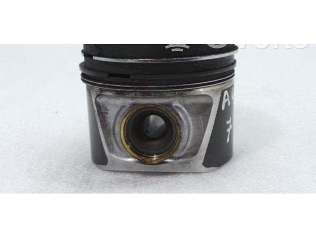 Píst 7901S, 14R0 Audi RS4 B8